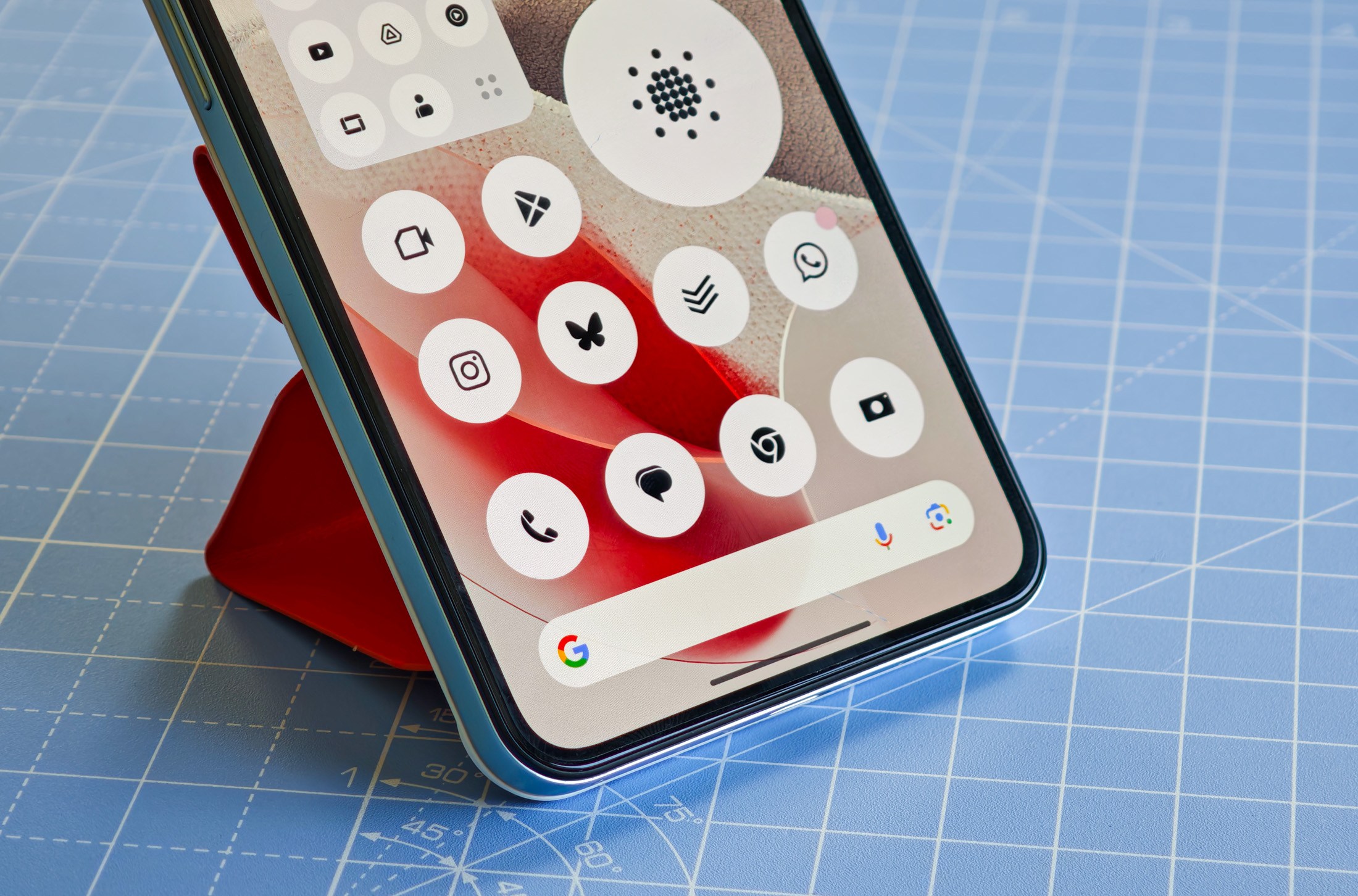 لا شيء هو نظام التشغيل المذهل على Android ، ولكن حظًا سعيدًا في العثور على التطبيق الذي تحتاجه في بحر أحادي اللون.