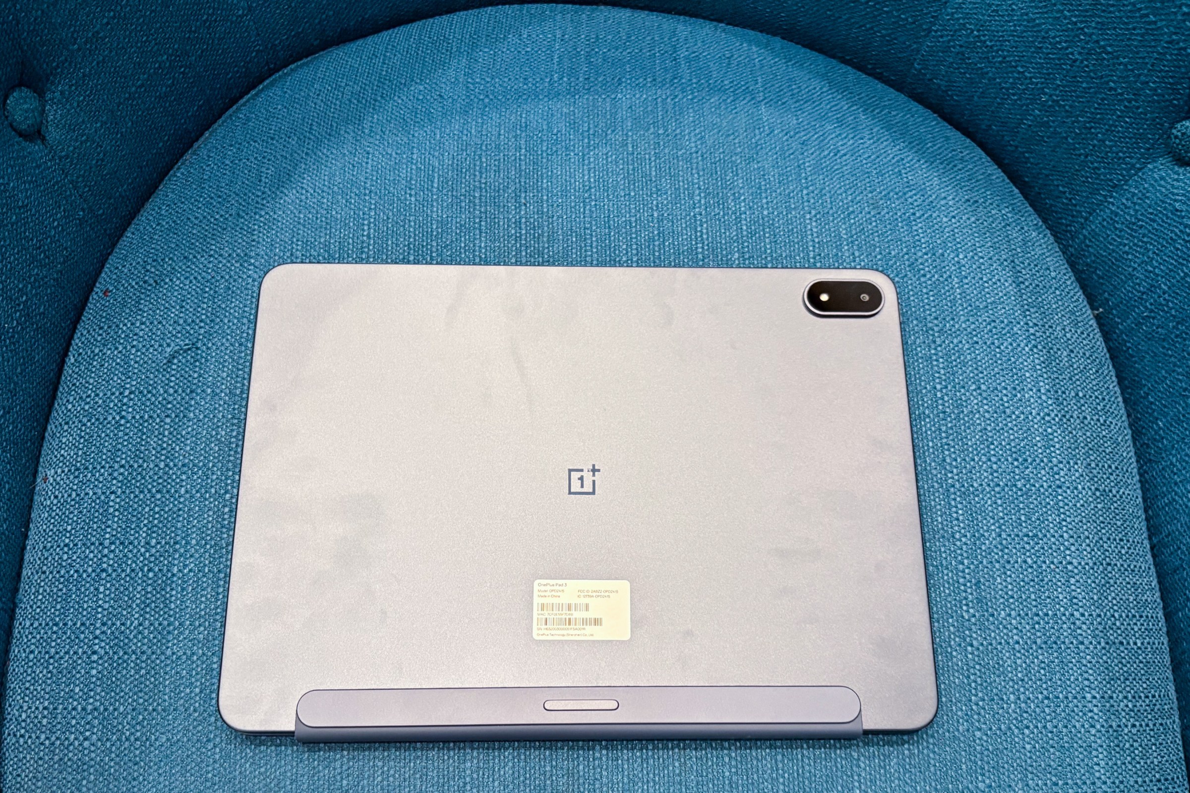 الجزء الخلفي من OnePlus Pad 3.
