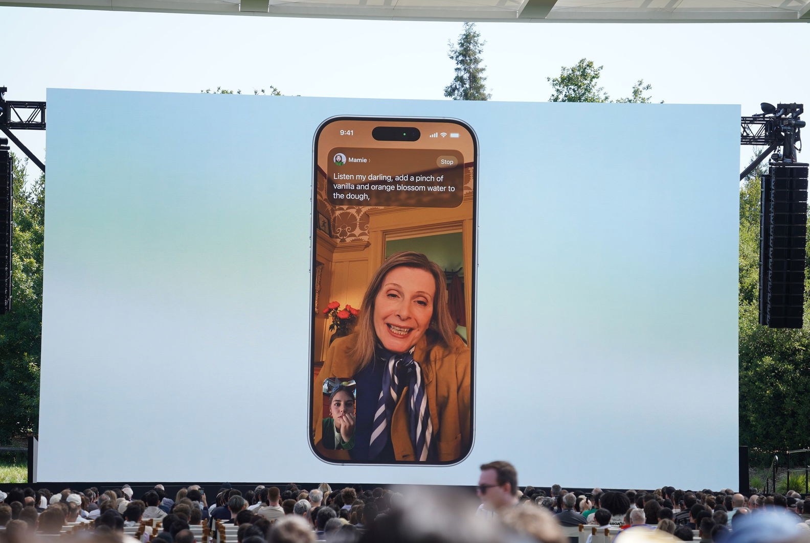 صورة للترجمة الحية على مكالمة FaceTime في iOS 26.